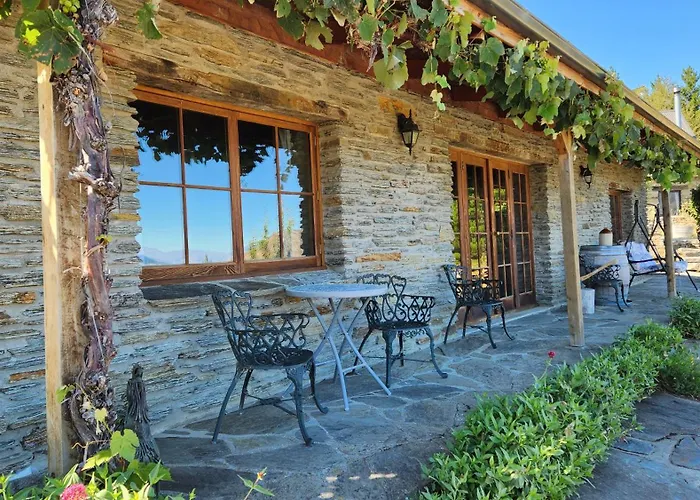 Creagh Cottage And Homestead